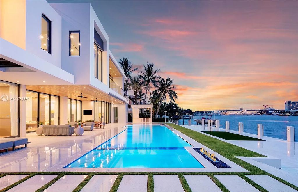 This-31000000-Stunning-Modern-Mansion-in-Fort-Lauderdale-has-Generous-Entertaining-Spaces-26