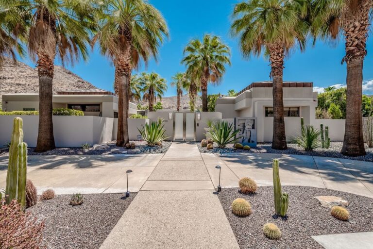 $4,795,000 Home in Palm Springs has Resort-like Grounds for Entertaining