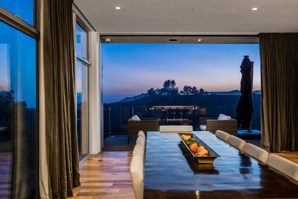This-8888888-Tri-level-Living-Entertainment-Home-in-Los-Angeles-boasts-Panoramic-City-Views-22