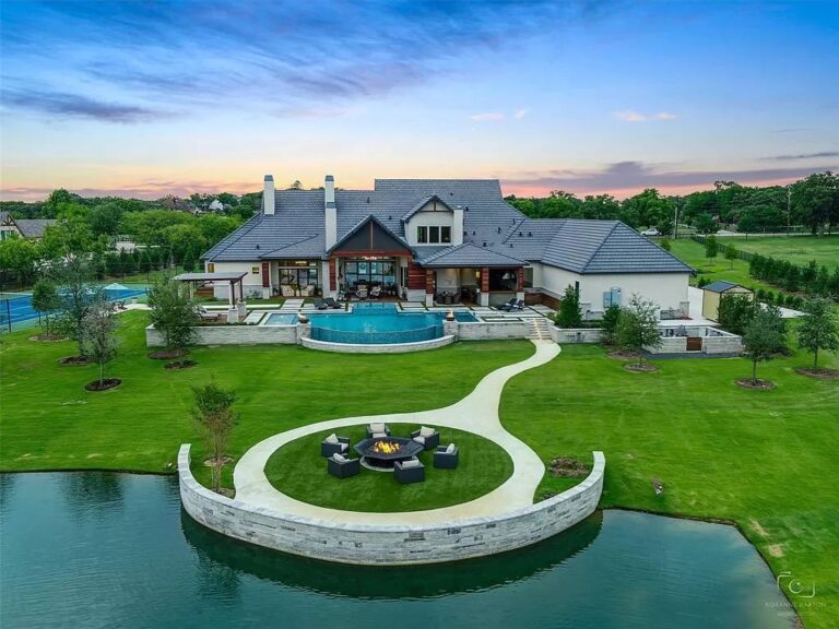 This $9,950,000 Texas Modern Home comes with Stunning Outdoor Oasis