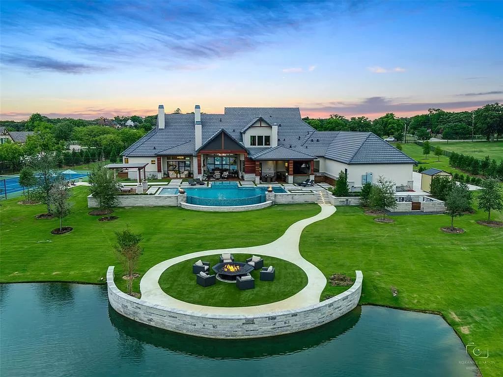 The Texas Modern Home is a stunning Southlake estate on 6+ acres lot has full amenities for entertaining and living now available for sale. This home located at 245 E Bob Jones Rd, Southlake, Texas