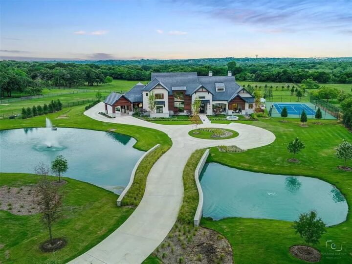 Sprawling Southlake Estate on 6+ Acres with Equestrian Trails, Modern