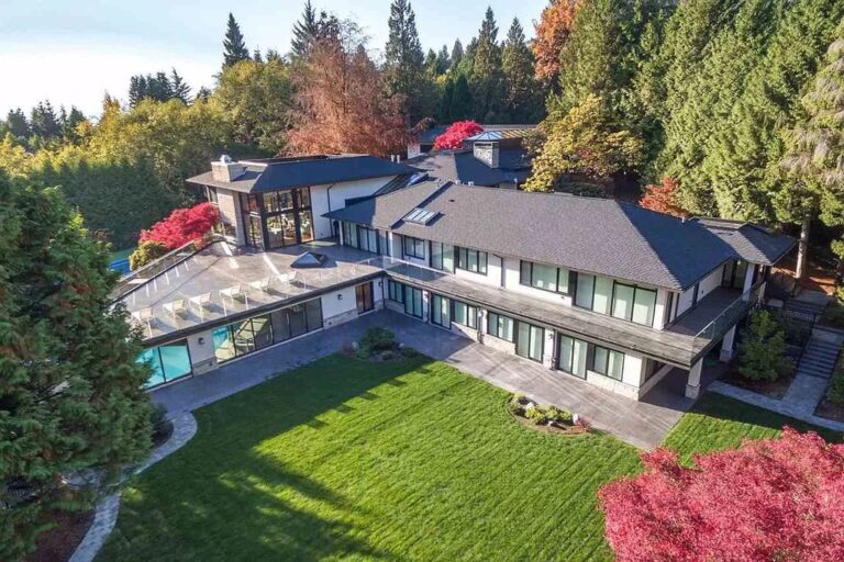 This C$28,000,000 Extraordinary Private Retreat in West Vancouver Brings a New Level of Contemporary Glamour