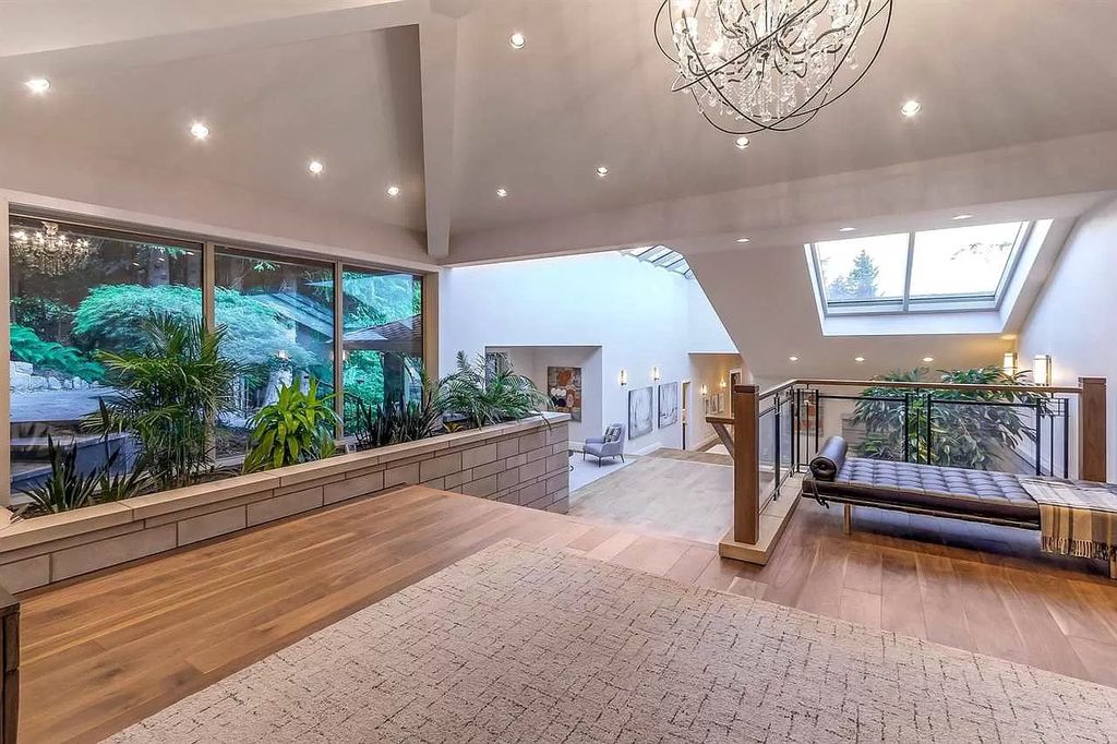 The Extraordinary Private Retreat in West Vancouver is an amazing home now available for sale. This home located at 1243 Chartwell Pl, West Vancouver, BC V7S 2S2, Canada