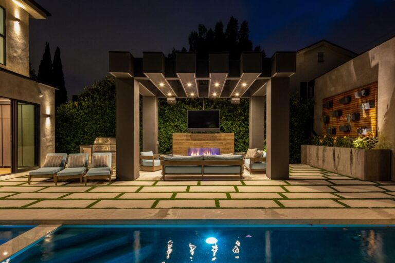 Phenomenal Home in Venice is An Entertainers Dream asks for $5,250,000