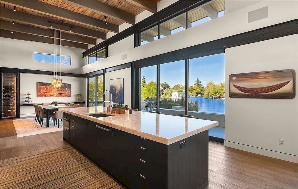 The Unrivaled Lakefront House in Washington is a spectacular contemporary home now available for sale. This home is located at 85 Cascade Ky, Bellevue, Washington