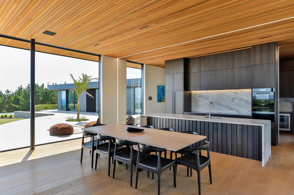 Waipu-Home-Elegant-L-Shape-with-Coastal-Views-by-Jessop-Architects-3