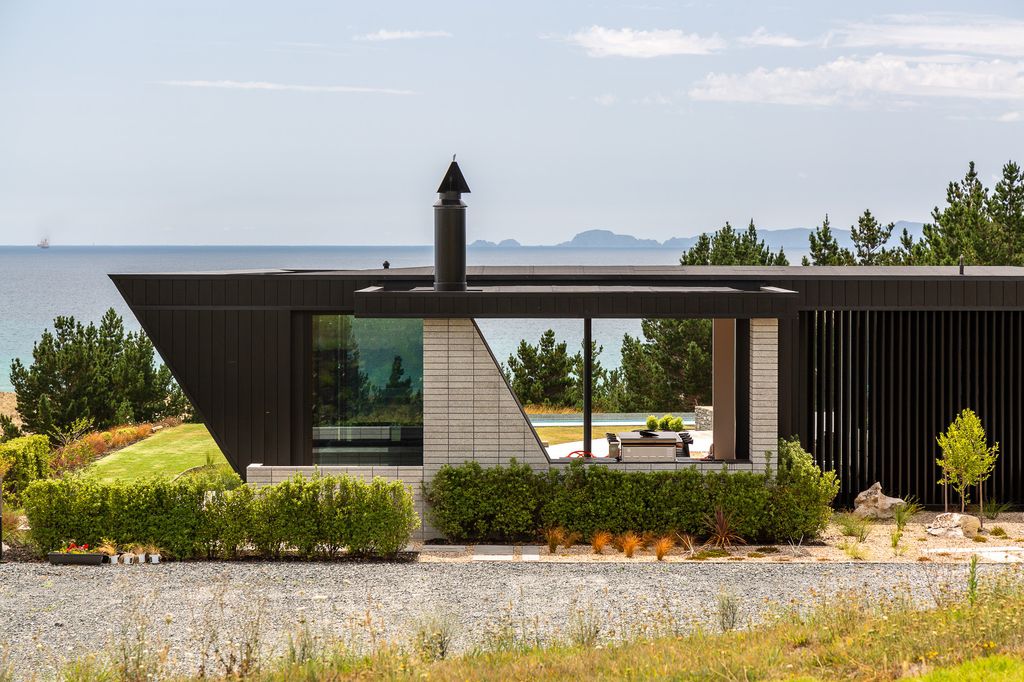 Waipu Home, Elegant L-Shape with Coastal Views by Jessop Architects