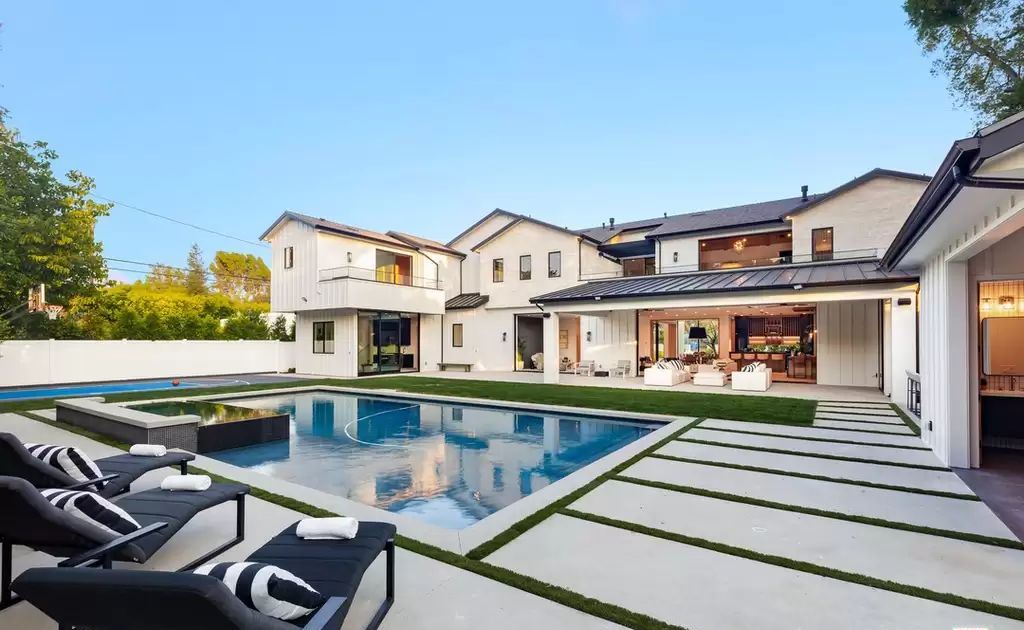 World-Class-Encino-Home-with-Captivating-Architecture-hits-Market-for-8995000-4