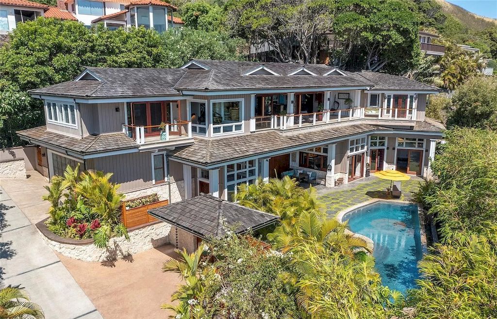 Listed for $4,985,000: A Hillside Resort Style Villa in Hawaii Rewards the Eyes and Inspires the Souls