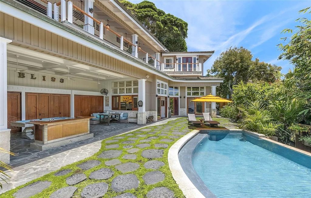 Listed for $4,985,000: A Hillside Resort Style Villa in Hawaii Rewards the Eyes and Inspires the Souls