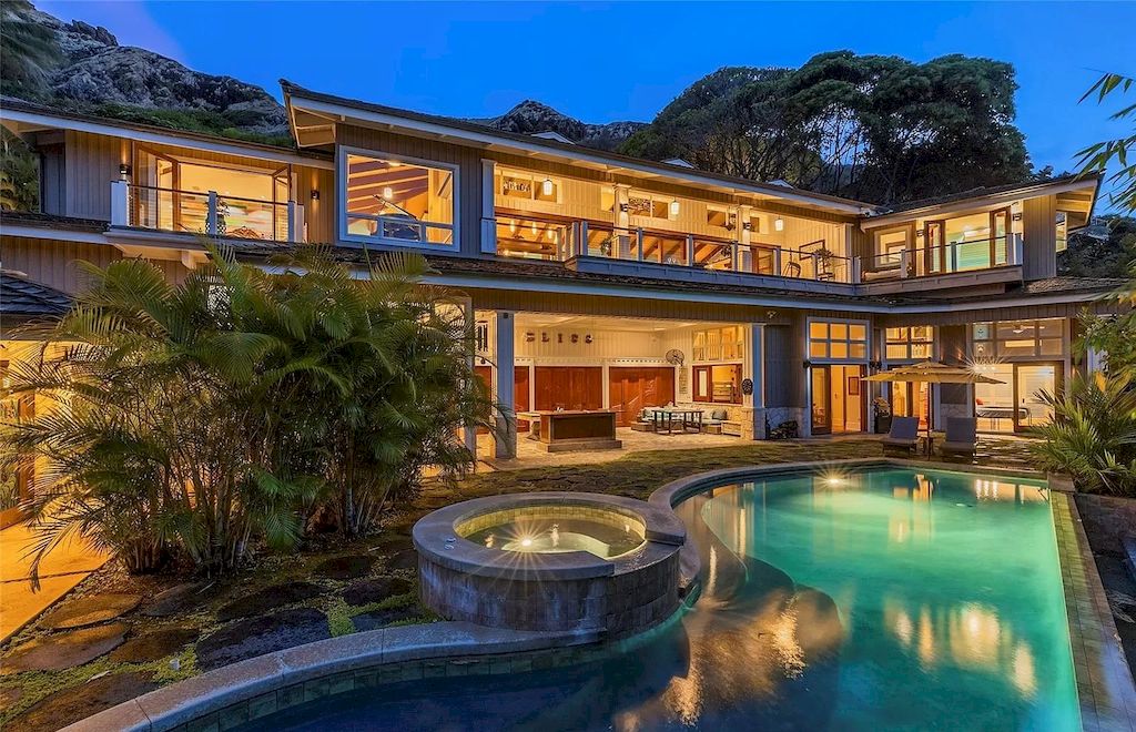 Listed for $4,985,000: A Hillside Resort Style Villa in Hawaii Rewards the Eyes and Inspires the Souls