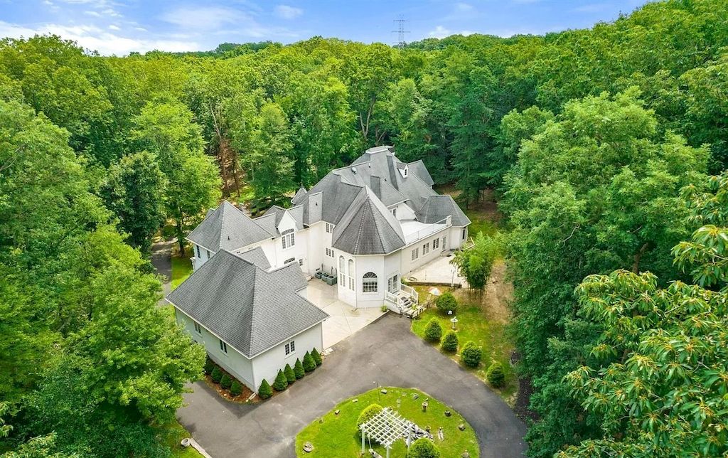 New Jersey Hidden $3,500,000 Chateau Reveals Eternal Beauty