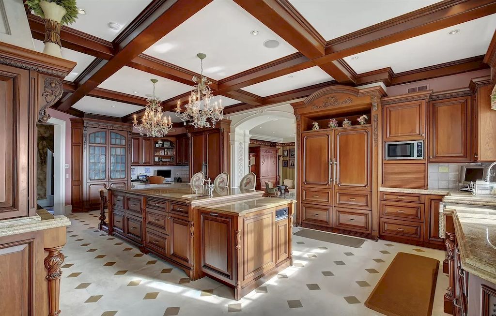 This $11,500,000 World-class Estate on the Bank of Navesink River, New Jersey Offers Spectacular Landscape and No Less Exquisite Finishes