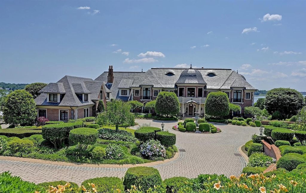 This $11,500,000 World-class Estate on the Bank of Navesink River, New Jersey Offers Spectacular Landscape and No Less Exquisite Finishes