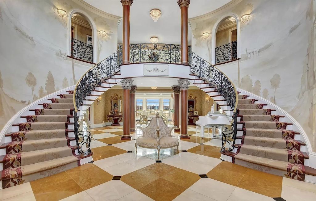 This $11,500,000 World-class Estate on the Bank of Navesink River, New Jersey Offers Spectacular Landscape and No Less Exquisite Finishes