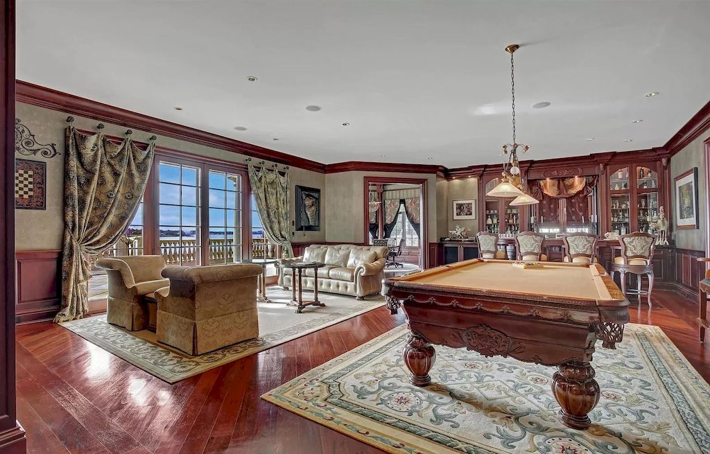 This $11,500,000 World-class Estate on the Bank of Navesink River, New Jersey Offers Spectacular Landscape and No Less Exquisite Finishes