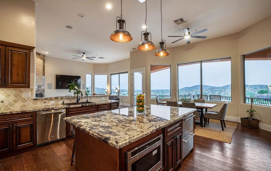 Extravagant Arizona home offers gorgeous mountain views asking for $3,250,000