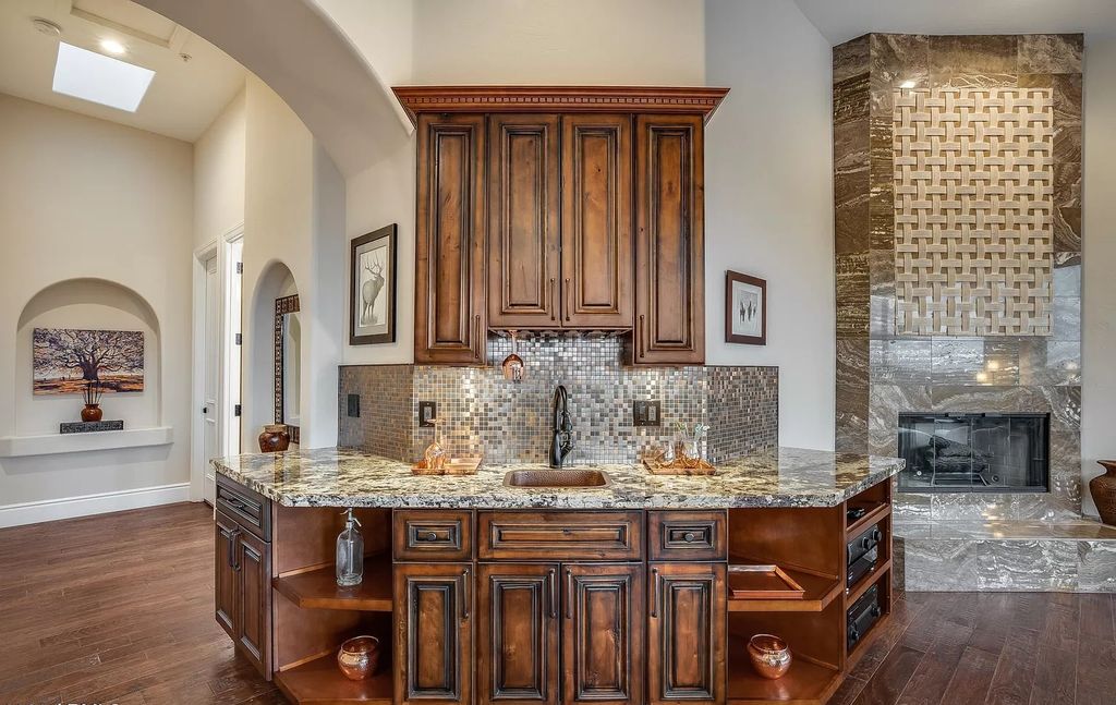 Extravagant Arizona home offers gorgeous mountain views asking for $3,250,000