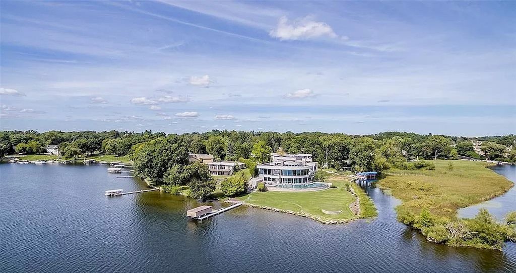 Haven of Comfort and Modernity, This Michigan Estate Sells for $6,250,000 