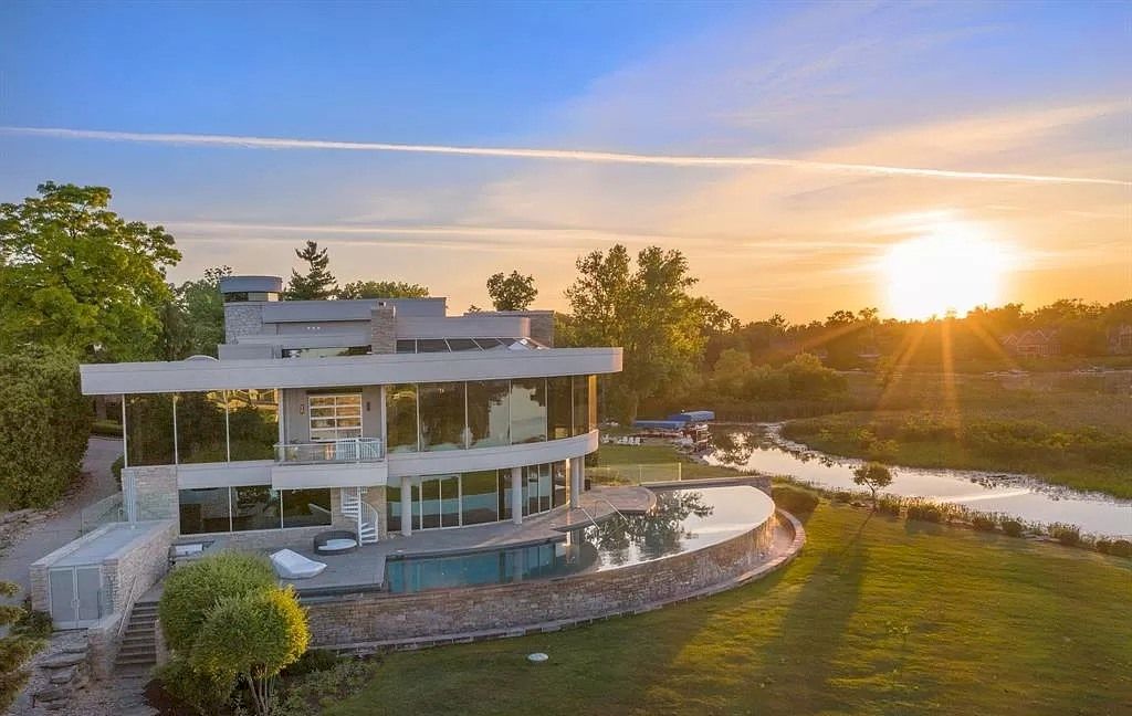 Haven of Comfort and Modernity, This Michigan Estate Sells for $6,250,000 