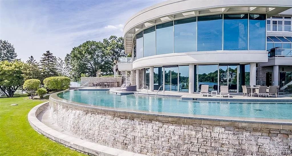 Haven of Comfort and Modernity, This Michigan Estate Sells for $6,250,000 