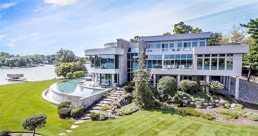 Haven of Comfort and Modernity, This Michigan Estate Sells for $6,250,000 