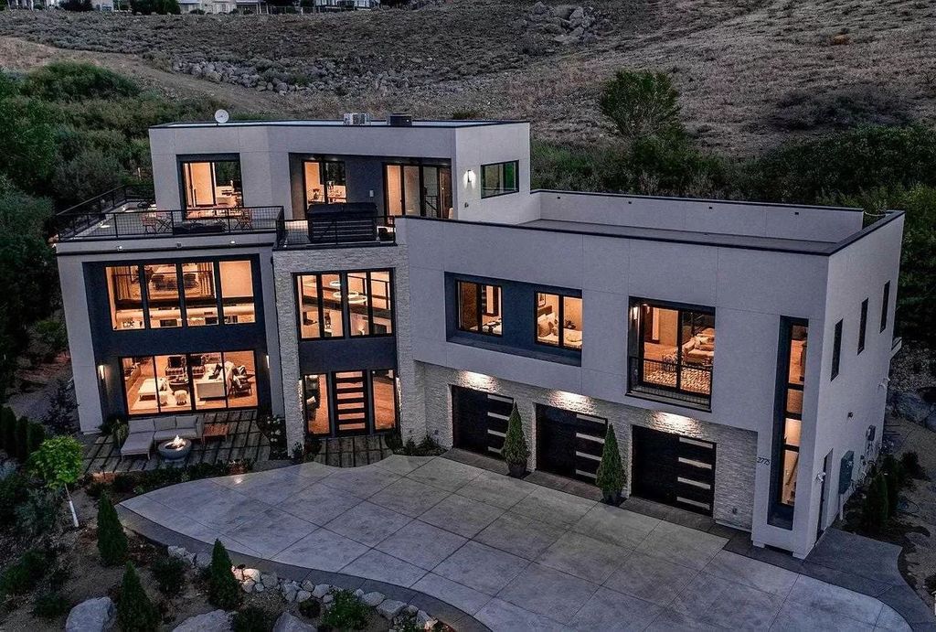 Newly prestigious house in Nevada with city skyline views asking for $3,270,000