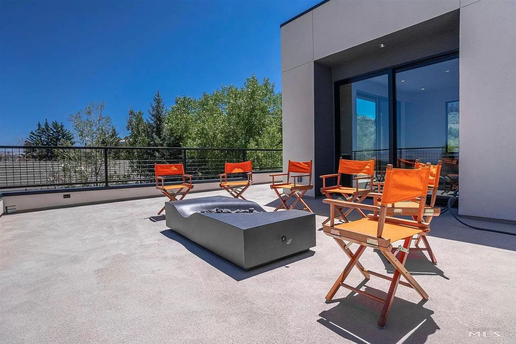 Newly prestigious house in Nevada with city skyline views asking for $3,270,000