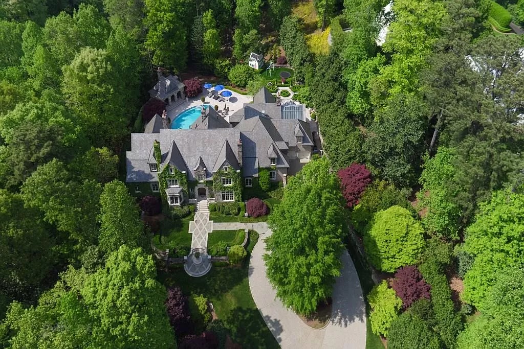 This $6,900,000 English Manor Touches the Hearts of Georgia Real Estate Lovers