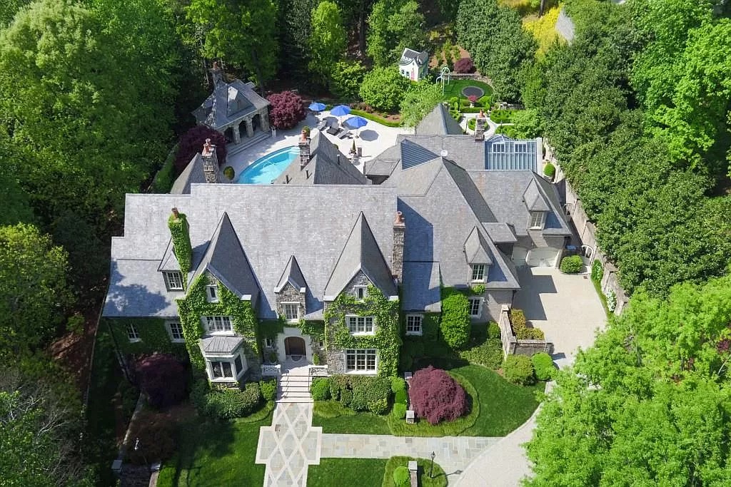 This $6,900,000 English Manor Touches the Hearts of Georgia Real Estate Lovers