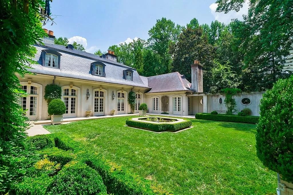 This $4,995,000 Estate in Georgia Captures a Sense of French Elegance 