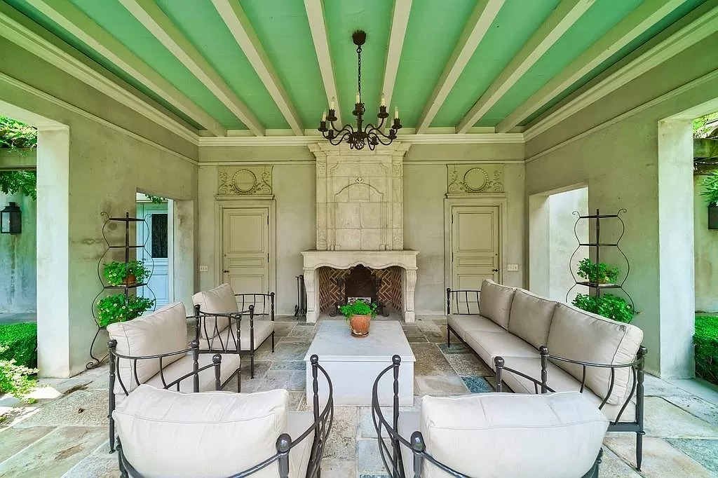 This $4,995,000 Estate in Georgia Captures a Sense of French Elegance 