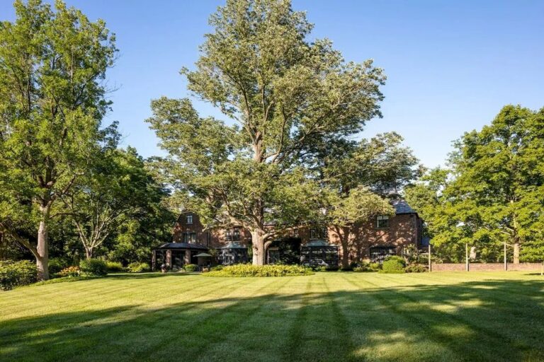 New Jersey Europeanstyle 10,000,000 Mansion Retains Bygone Elegance