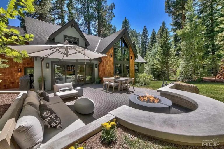 A Nevada mountain view home with unsurpassed beauty sells for $4,580,000