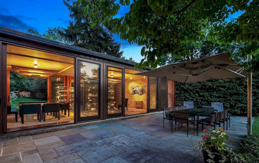 New Jersey Contemporary House of Glass Walls and Earth-tone Bricks on Market for $5,350,000