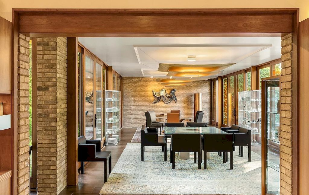 New Jersey Contemporary House of Glass Walls and Earth-tone Bricks on Market for $5,350,000