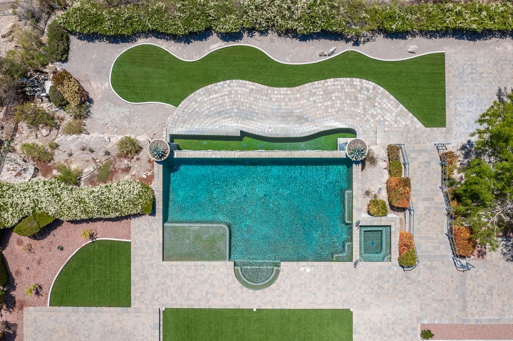 Desirable Nevada custom estate offering privacy and stunning views sells for $4,500,000