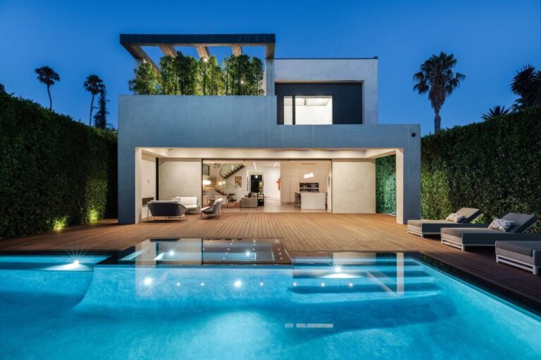 A $4,325,000 Los Angeles Home offers a Completely Private Indoor Outdoor Living Experience