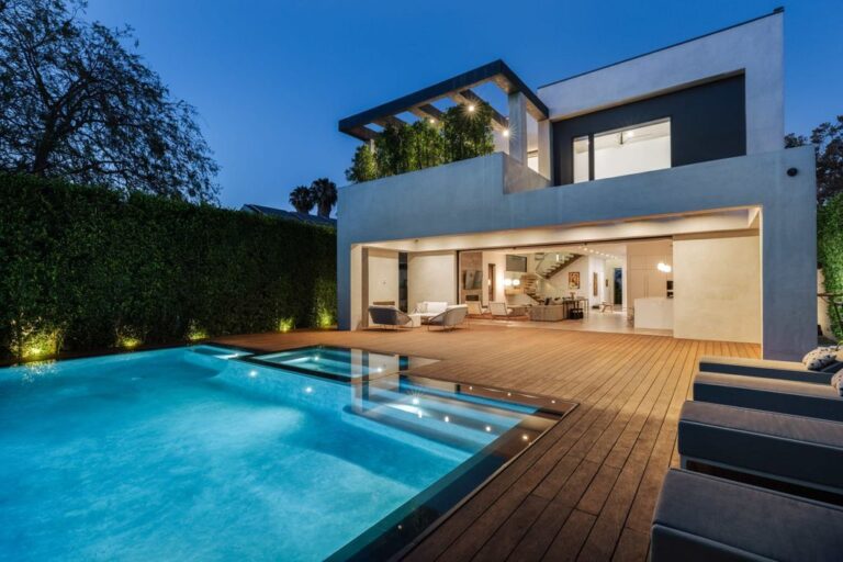 $4.325M Los Angeles Home offers a Completely Private Living Experience