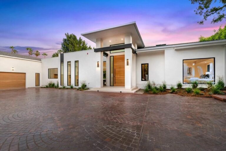 A Captivating Reimagined Home in Beverly Hills asks for 18,380,000