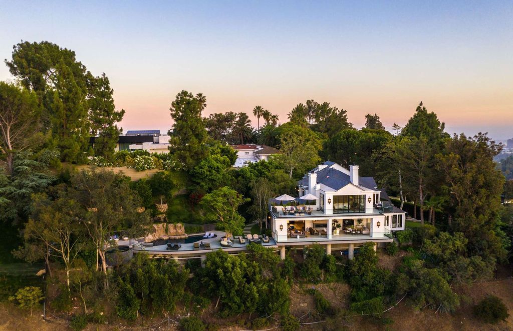 The newly built Home in Los Angeles is a one of a kind estate showcases exquisite high end details with every turn now available for sale. This home located at 1260 Bel Air Rd, Los Angeles, California