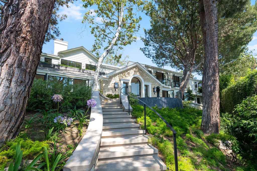 The newly built Home in Los Angeles is a one of a kind estate showcases exquisite high end details with every turn now available for sale. This home located at 1260 Bel Air Rd, Los Angeles, California