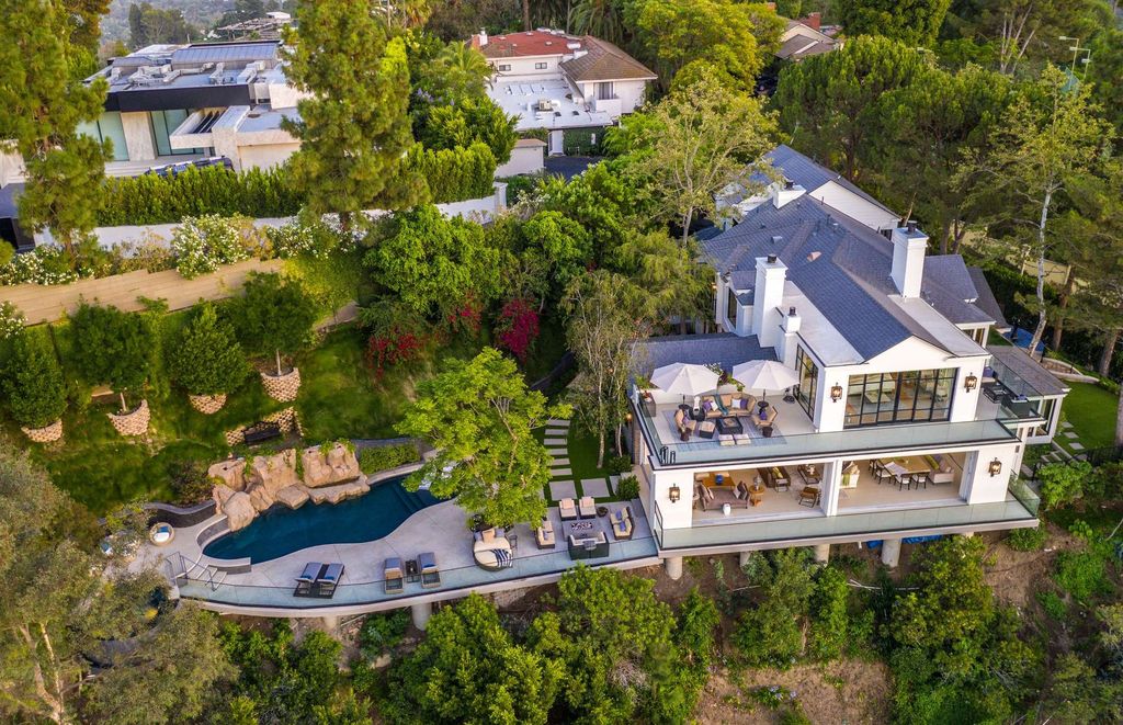 The newly built Home in Los Angeles is a one of a kind estate showcases exquisite high end details with every turn now available for sale. This home located at 1260 Bel Air Rd, Los Angeles, California