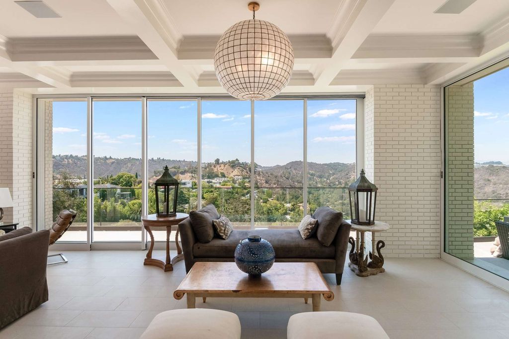 The newly built Home in Los Angeles is a one of a kind estate showcases exquisite high end details with every turn now available for sale. This home located at 1260 Bel Air Rd, Los Angeles, California