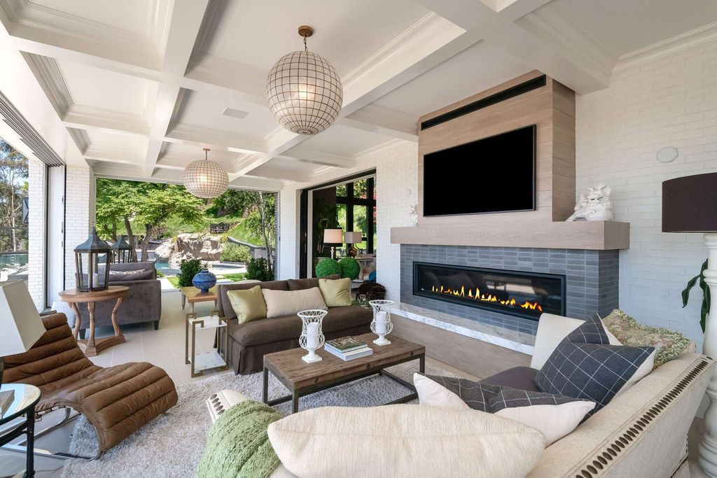 A-Newly-Built-Transitional-Architectural-Home-in-Los-Angeles-for-Sale-at-21590000-25