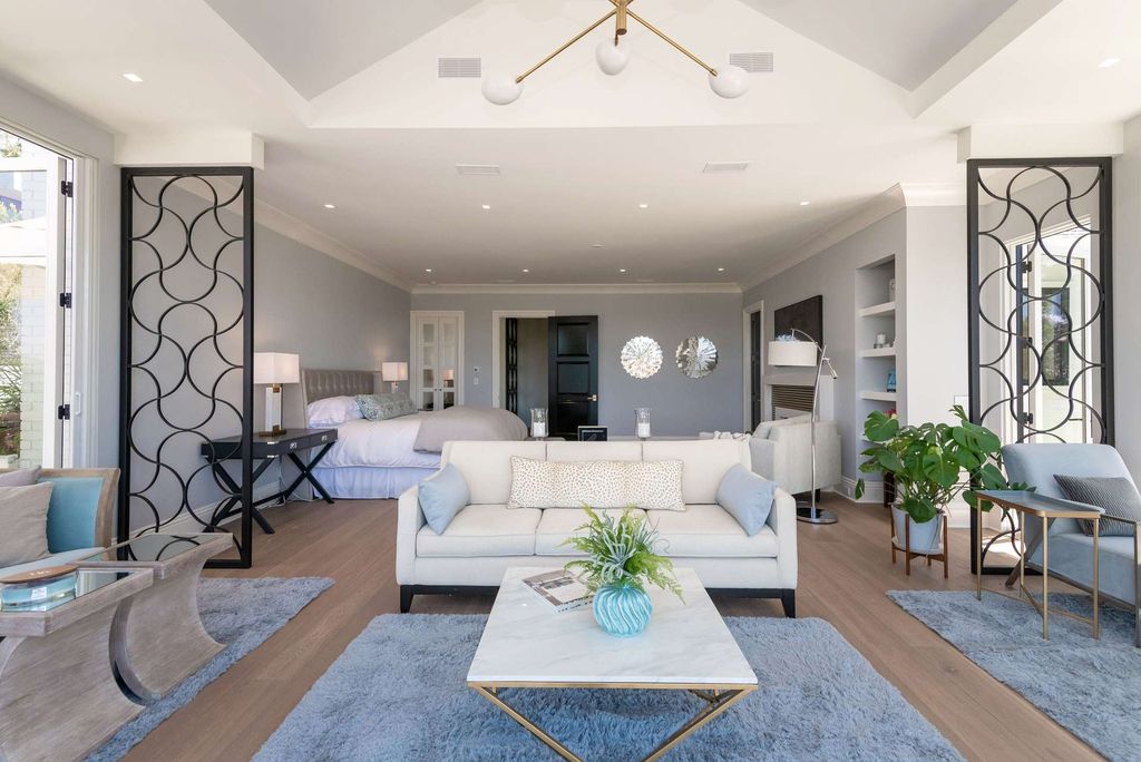 The newly built Home in Los Angeles is a one of a kind estate showcases exquisite high end details with every turn now available for sale. This home located at 1260 Bel Air Rd, Los Angeles, California