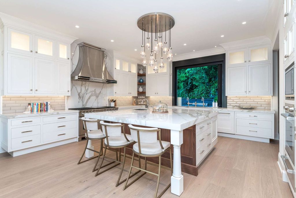 The newly built Home in Los Angeles is a one of a kind estate showcases exquisite high end details with every turn now available for sale. This home located at 1260 Bel Air Rd, Los Angeles, California