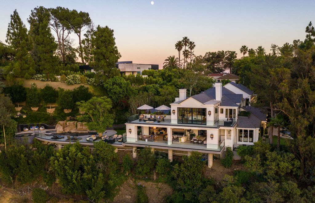 The newly built Home in Los Angeles is a one of a kind estate showcases exquisite high end details with every turn now available for sale. This home located at 1260 Bel Air Rd, Los Angeles, California