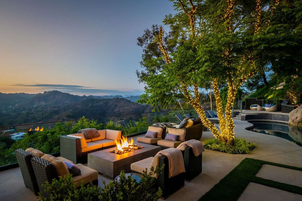 A-Newly-Built-Transitional-Architectural-Home-in-Los-Angeles-for-Sale-at-21590000-6